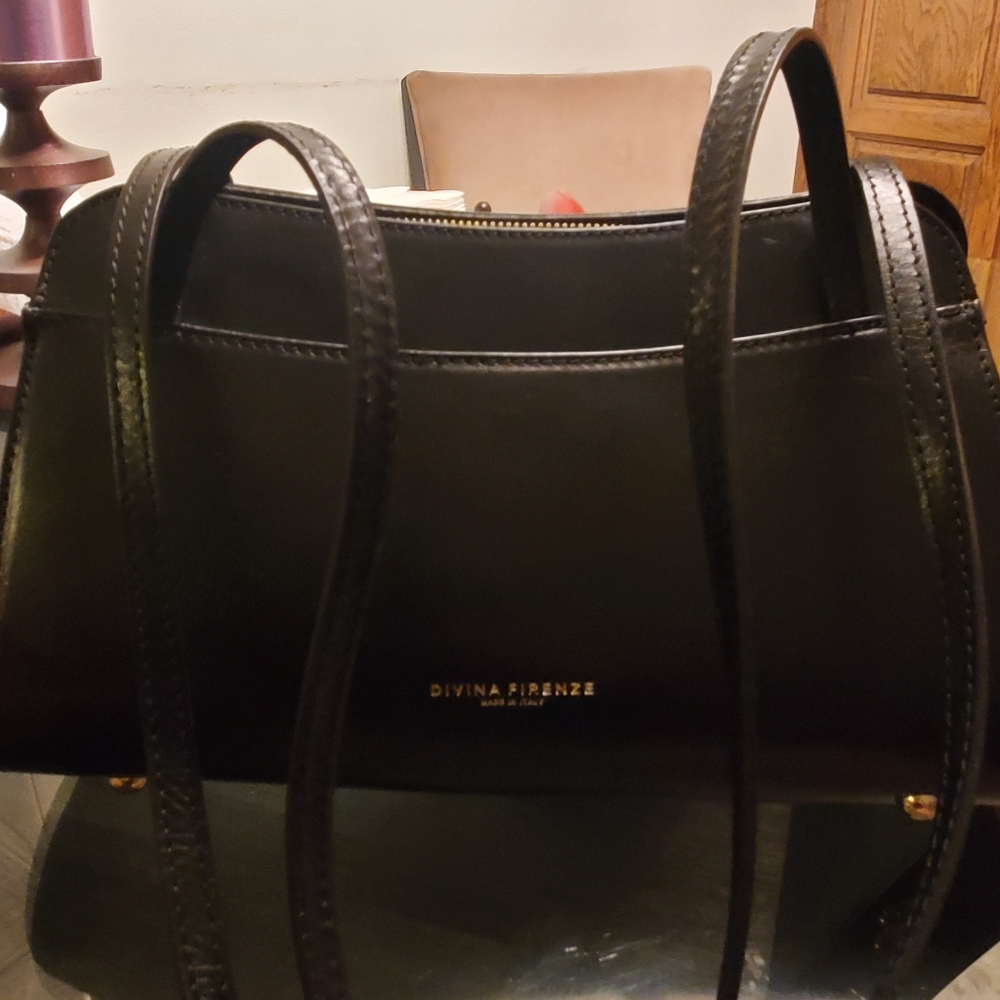 Divina Firenze black leather handbag